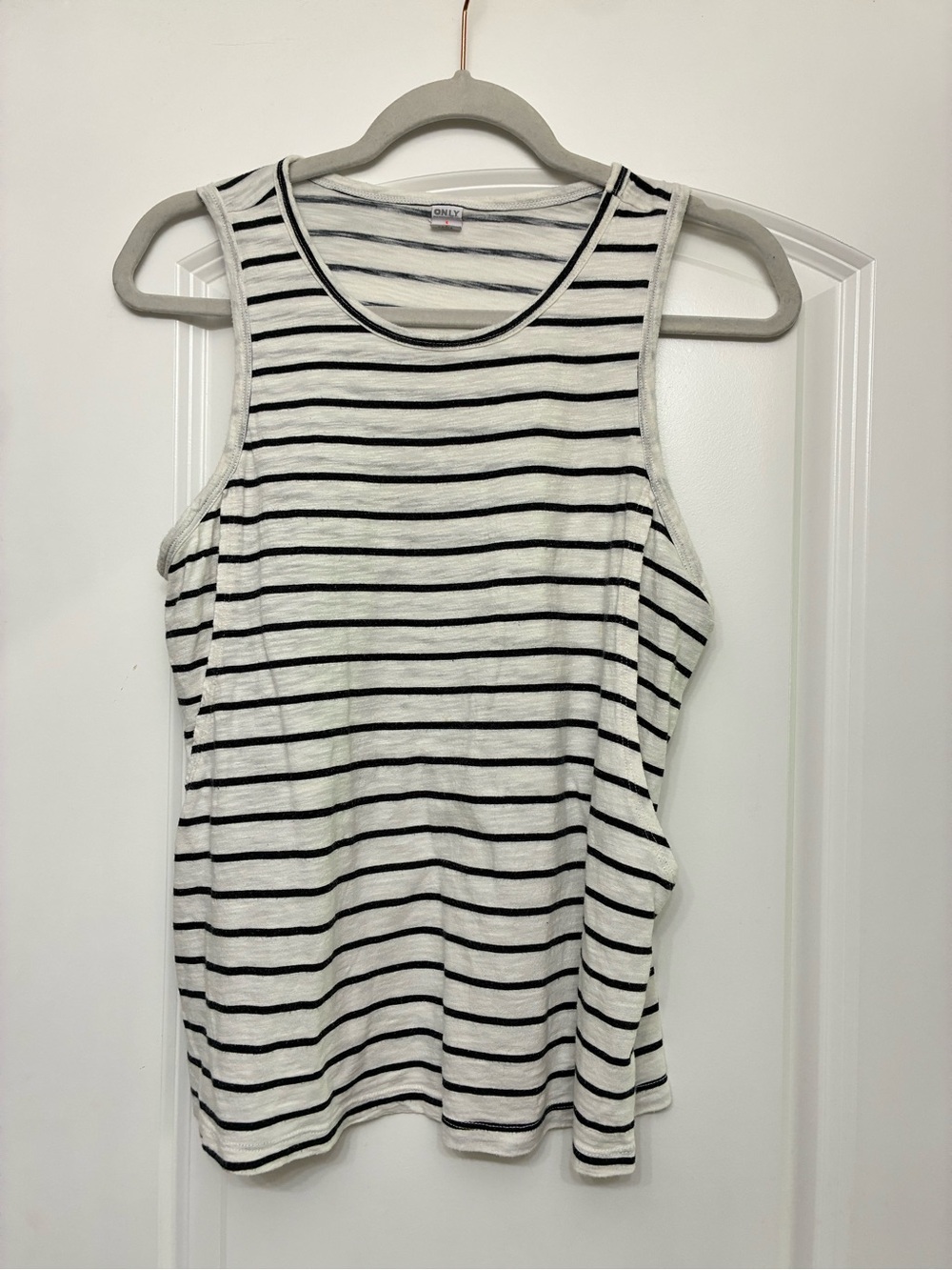 *NURSING* Old Navy Sleeveless Striped Nursing Tank Top - White/Black